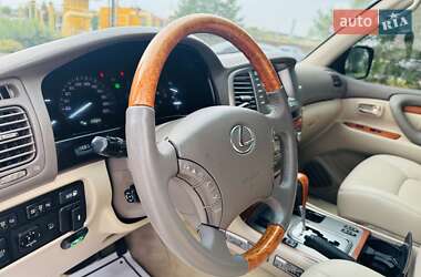 Внедорожник / Кроссовер Lexus LX 2004 в 