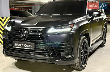 Позашляховик / Кросовер Lexus LX 2022 в 