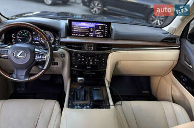 Внедорожник / Кроссовер Lexus LX 2015 в 