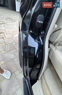 Позашляховик / Кросовер Lexus LX 2006 в 