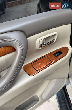 Позашляховик / Кросовер Lexus LX 2006 в 
