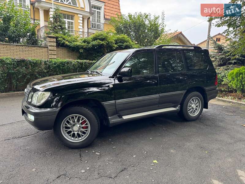 Внедорожник / Кроссовер Lexus LX 2004 в Киеве