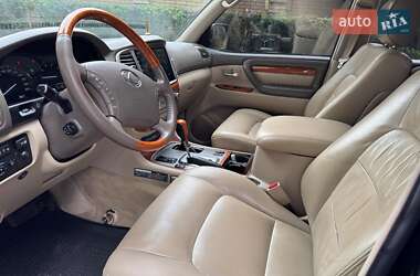 Внедорожник / Кроссовер Lexus LX 2004 в 