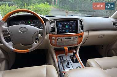 Внедорожник / Кроссовер Lexus LX 2004 в 