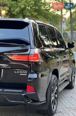 Внедорожник / Кроссовер Lexus LX 2021 в 