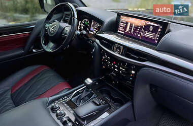 Внедорожник / Кроссовер Lexus LX 2021 в 