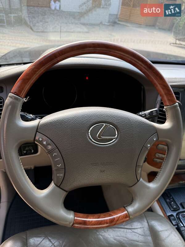 Внедорожник / Кроссовер Lexus LX 2004 в Косове