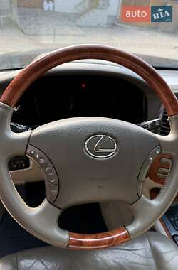 Внедорожник / Кроссовер Lexus LX 2004 в 