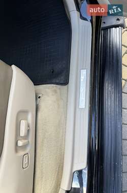 Внедорожник / Кроссовер Lexus LX 2004 в 