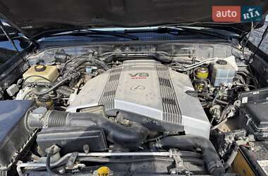 Внедорожник / Кроссовер Lexus LX 2004 в 