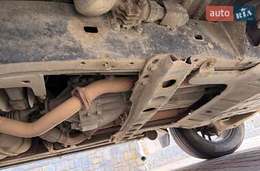 Внедорожник / Кроссовер Lexus LX 2004 в 
