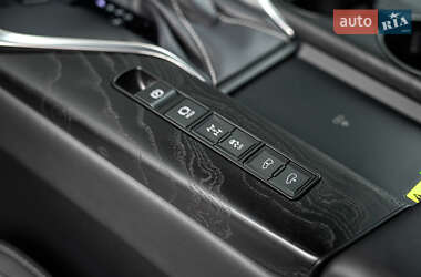 Внедорожник / Кроссовер Lexus LX 2024 в 