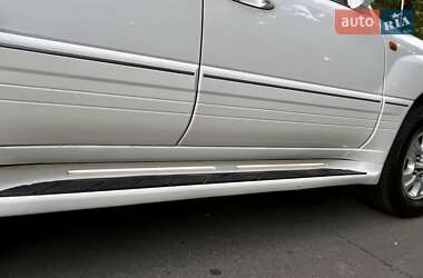 Внедорожник / Кроссовер Lexus LX 2006 в 