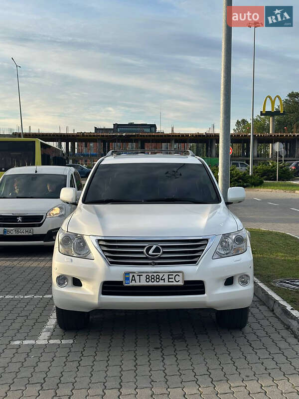 Позашляховик / Кросовер Lexus LX 2008 в 