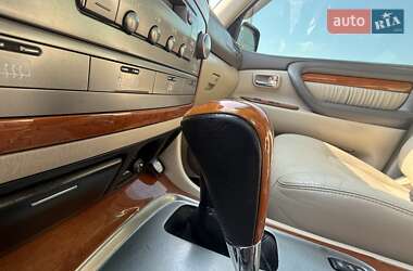 Внедорожник / Кроссовер Lexus LX 2006 в 