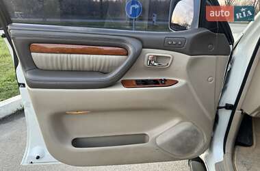 Внедорожник / Кроссовер Lexus LX 2003 в 
