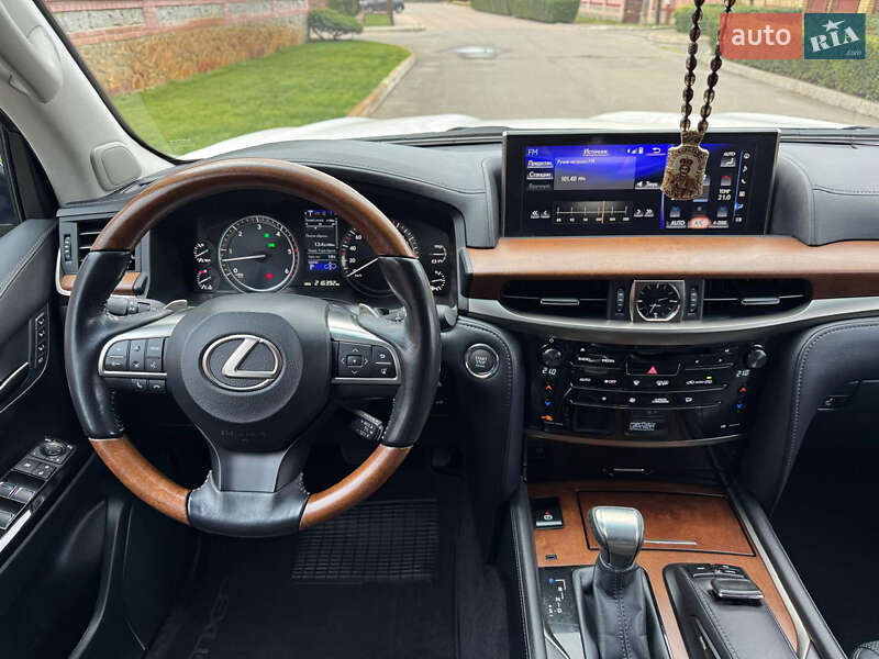 Позашляховик / Кросовер Lexus LX 2015 в Києві