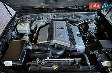 Позашляховик / Кросовер Lexus LX 2005 в 