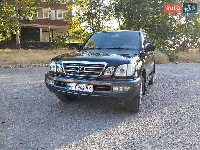 Позашляховик / Кросовер Lexus LX 2004 в 