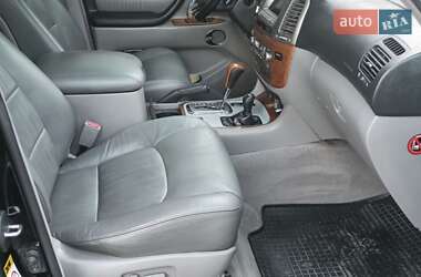 Внедорожник / Кроссовер Lexus LX 2006 в 