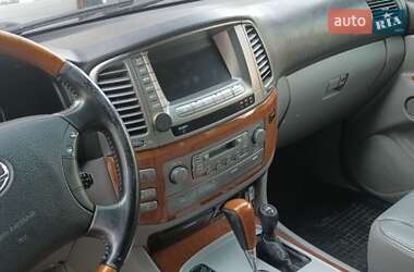 Внедорожник / Кроссовер Lexus LX 2006 в 