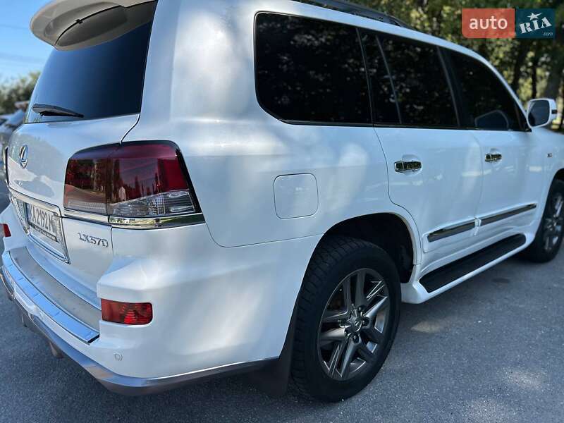 Внедорожник / Кроссовер Lexus LX 2010 в Киеве