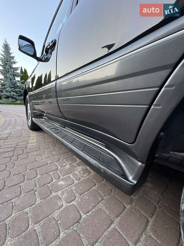 Позашляховик / Кросовер Lexus LX 2004 в Києві
