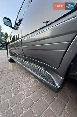 Внедорожник / Кроссовер Lexus LX 2004 в 