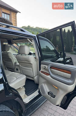 Внедорожник / Кроссовер Lexus LX 2004 в 