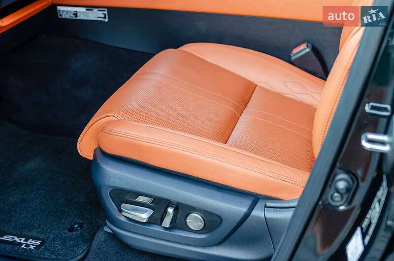 Внедорожник / Кроссовер Lexus LX 2023 в Киеве