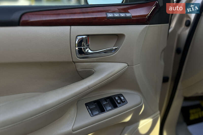 Позашляховик / Кросовер Lexus LX 2008 в Мукачевому