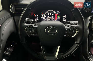 Позашляховик / Кросовер Lexus LX 2022 в 