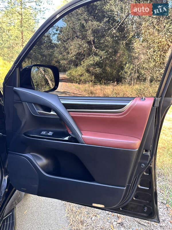 Внедорожник / Кроссовер Lexus LX 2016 в Днепре