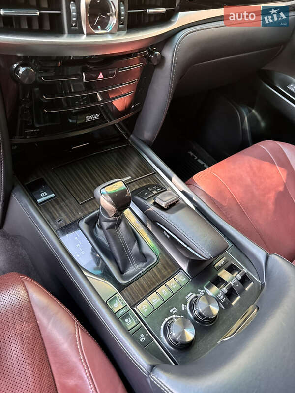 Внедорожник / Кроссовер Lexus LX 2016 в Днепре