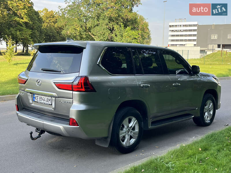 Позашляховик / Кросовер Lexus LX 2017 в Києві