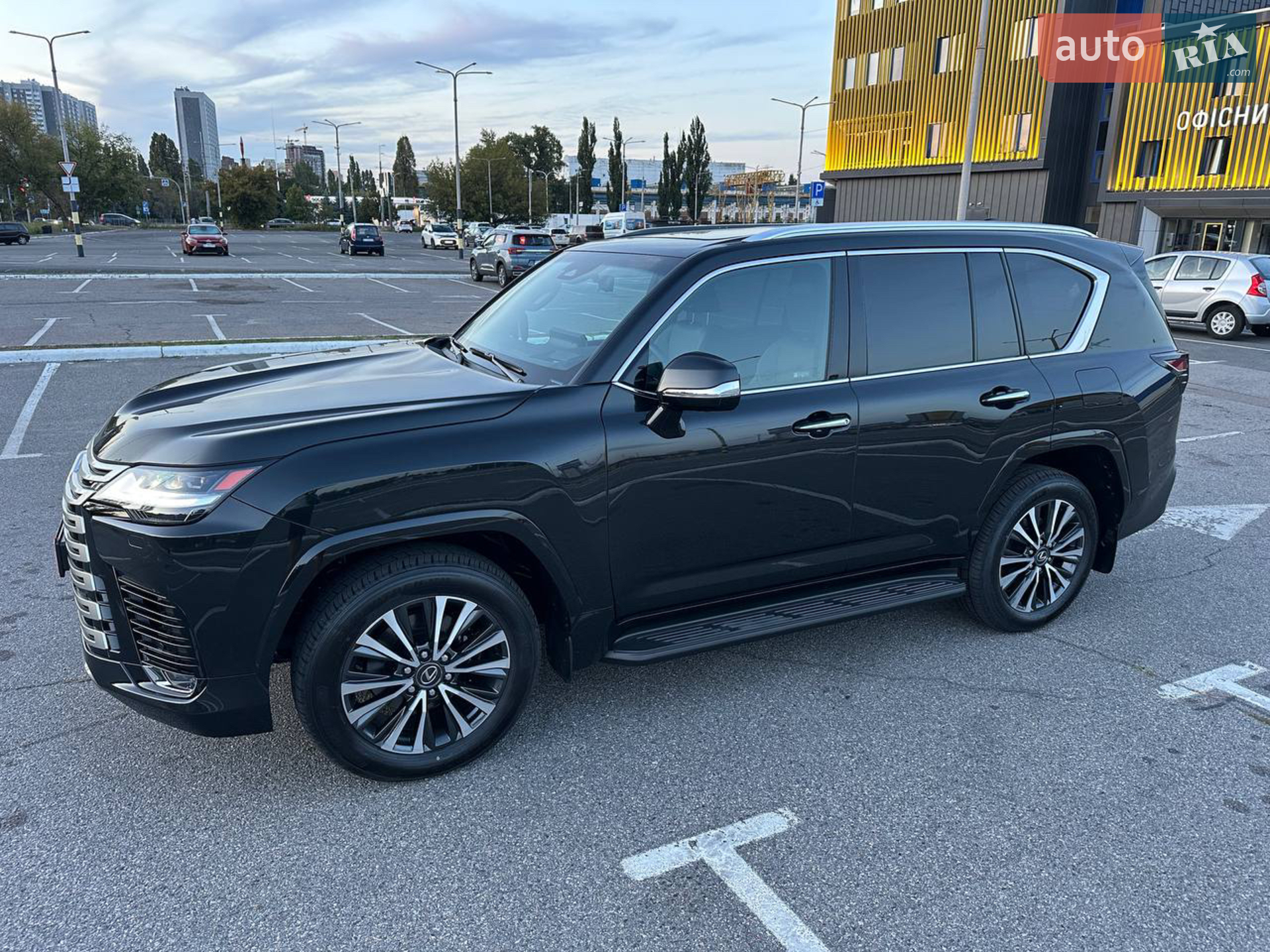 2025 Lexus LX - мініатюра 4
