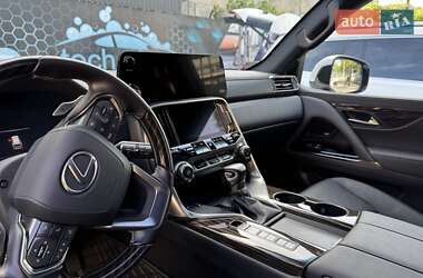 Внедорожник / Кроссовер Lexus LX 2022 в 
