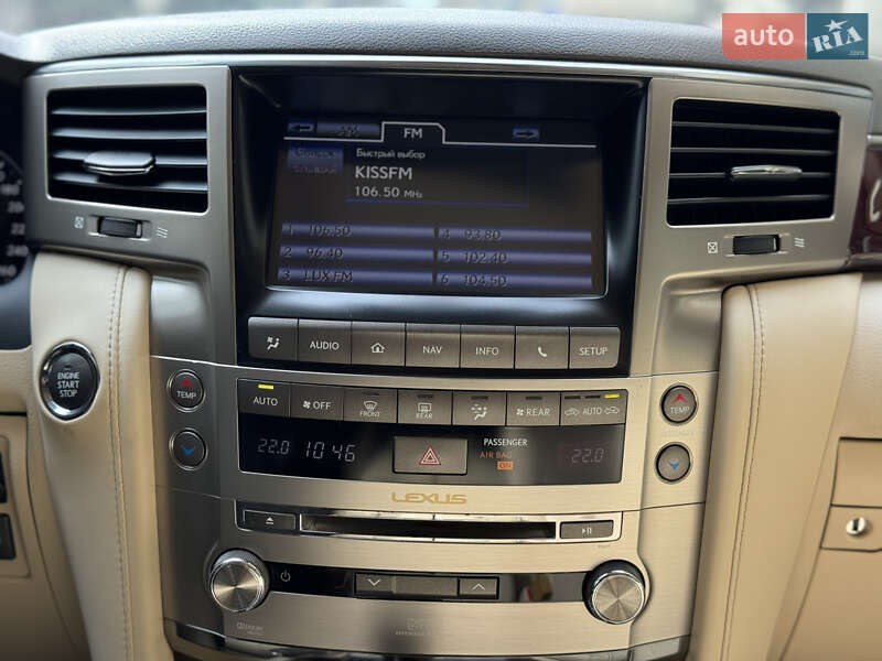 Позашляховик / Кросовер Lexus LX 2010 в Києві