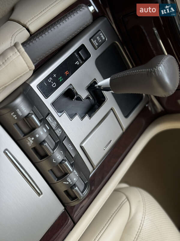 Позашляховик / Кросовер Lexus LX 2010 в Києві