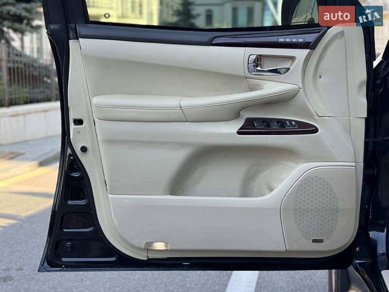 Позашляховик / Кросовер Lexus LX 2010 в Києві