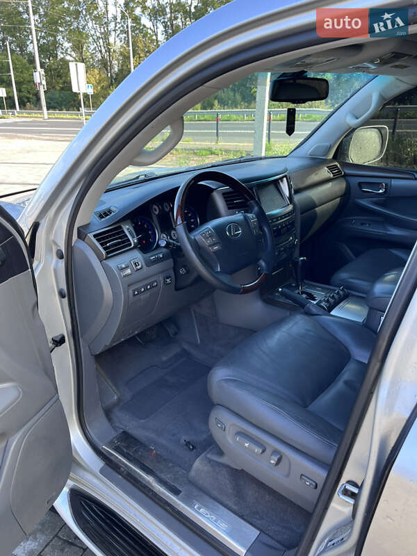 Внедорожник / Кроссовер Lexus LX 2008 в Ровно