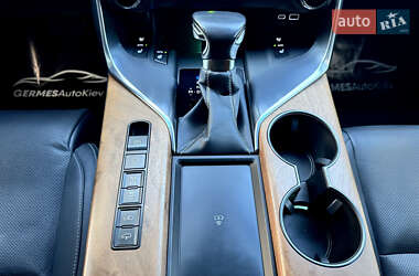 Внедорожник / Кроссовер Lexus LX 2022 в 