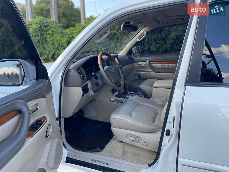 Позашляховик / Кросовер Lexus LX 2006 в Чернівцях