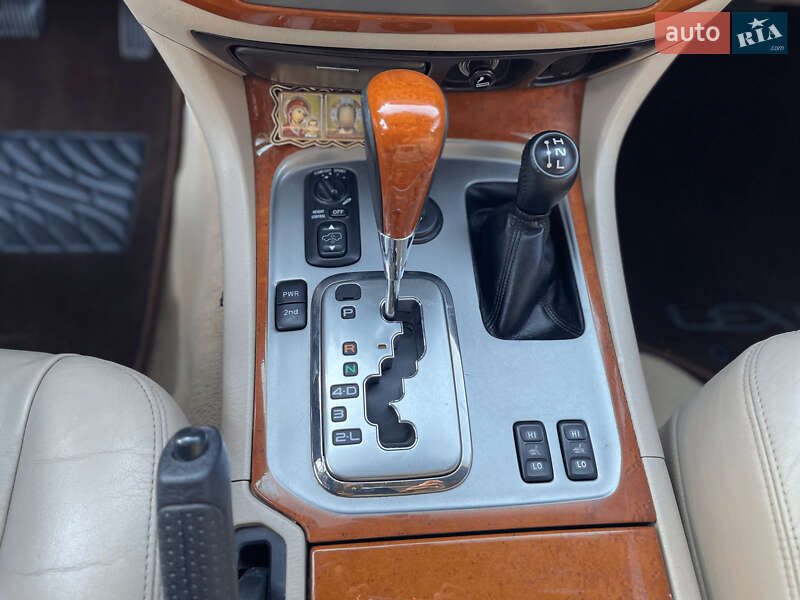 Позашляховик / Кросовер Lexus LX 2006 в Чернівцях