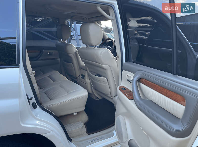 Позашляховик / Кросовер Lexus LX 2006 в Чернівцях