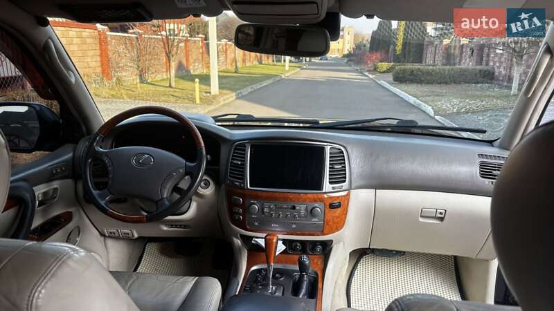 Позашляховик / Кросовер Lexus LX 2005 в Рівному
