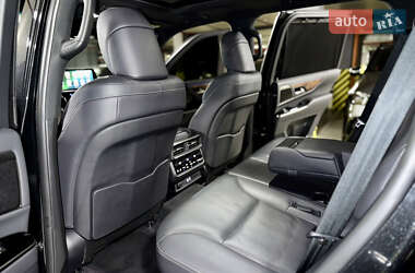 Внедорожник / Кроссовер Lexus LX 2022 в 