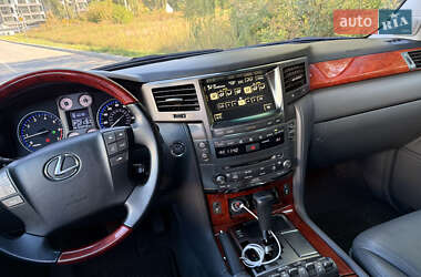 Внедорожник / Кроссовер Lexus LX 2008 в 