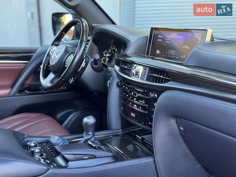 Внедорожник / Кроссовер Lexus LX 2016 в Киеве