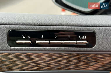 Позашляховик / Кросовер Lexus LX 2022 в 